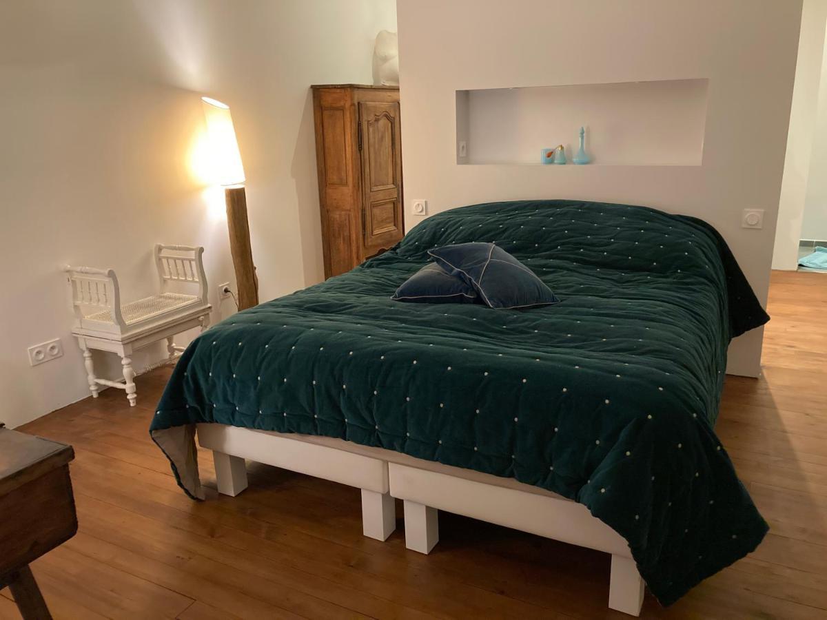 Un Petit Chateau Lauzun Bagian luar foto