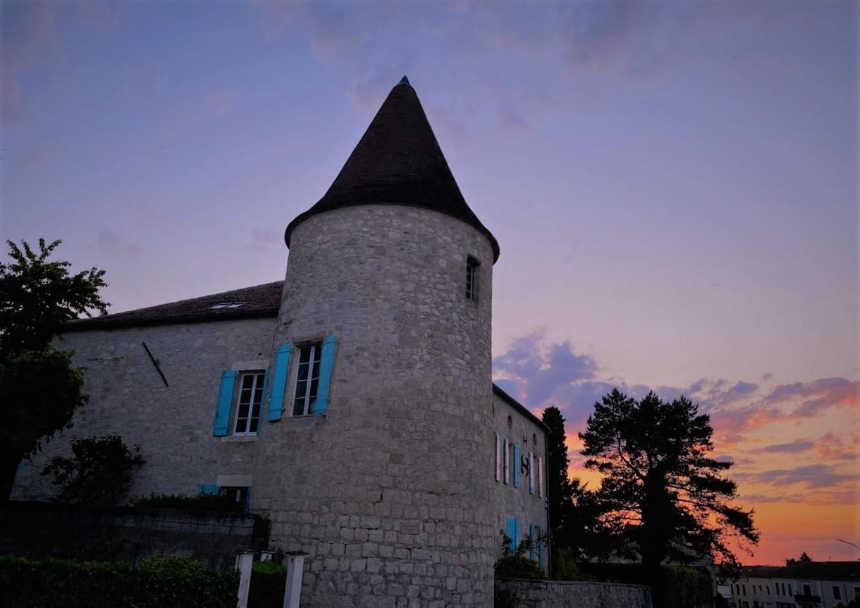 Un Petit Chateau Lauzun Bagian luar foto