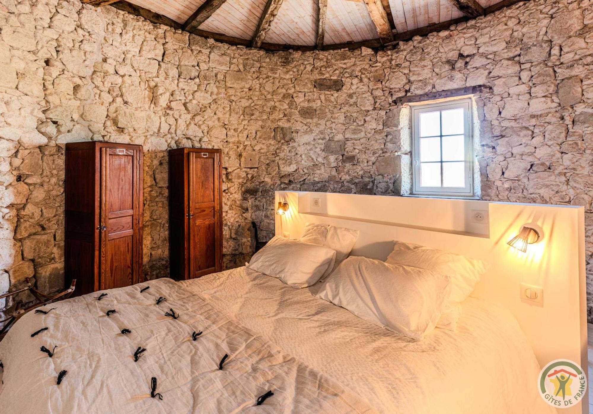 Un Petit Chateau Lauzun Bagian luar foto